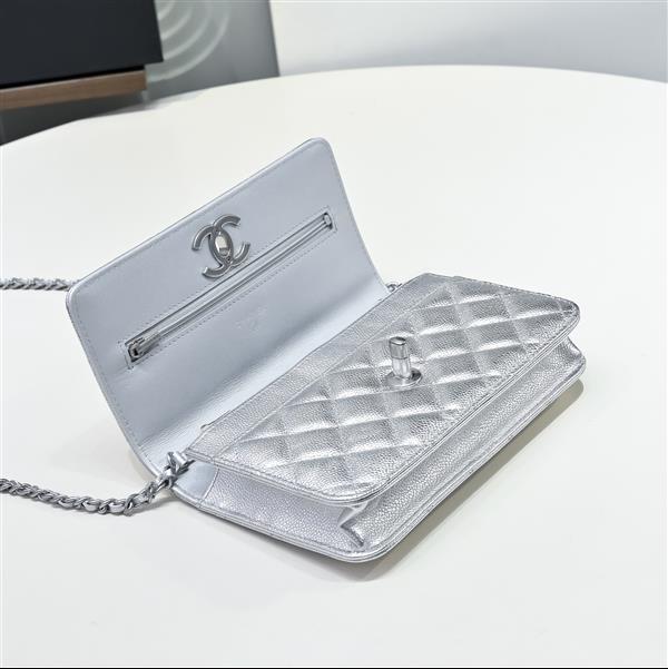 2026127205129841 560